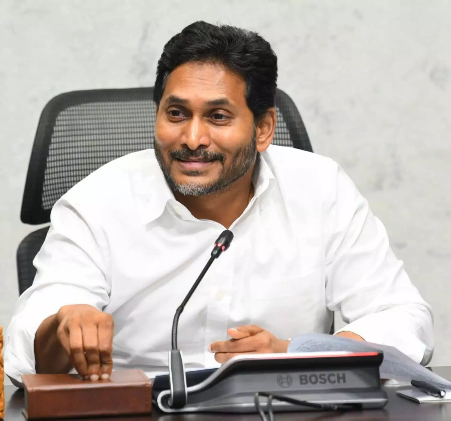 3 రాజధానులే వాళ్ల విధానమా? అందుకే మోదీ టూర్ బహిష్కరణా? 3 రాజధానులే వాళ్ల విధానమా? అందుకే మోదీ టూర్ బహిష్కరణా?