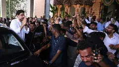 వేదిక మీదకు లోకేష్