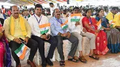 అమరావతి సభలో రెపరెపలాడిన జాతీయ జెండాలు