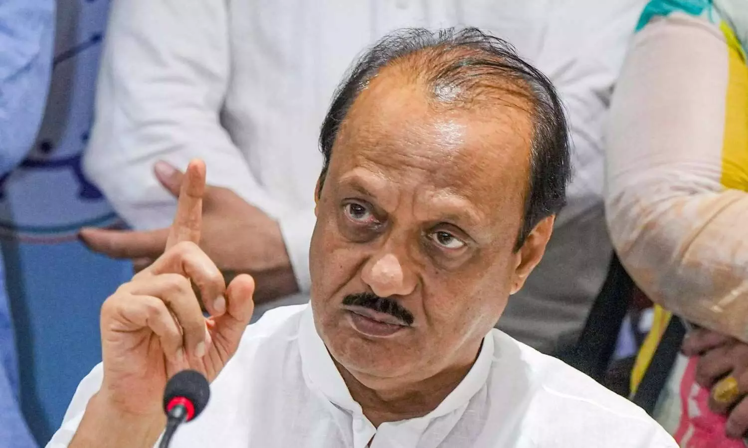 ఆ హామీ ఇవ్వలేదన్న మహారాష్ట్ర డిప్యూటీ సీఎం.. ఆ హామీ ఇవ్వలేదన్న మహారాష్ట్ర డిప్యూటీ సీఎం..