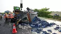 ఒకే సమయంలో మూడు రోడ్డు ప్రమాదాలు..ఐదుగురు మృతి