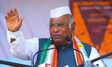 కుల గణనపై ప్రధాని మోదీకి ఏఐసీసీ చీఫ్ ఖర్గే లేఖ.. కుల గణనపై ప్రధాని మోదీకి ఏఐసీసీ చీఫ్ ఖర్గే లేఖ..