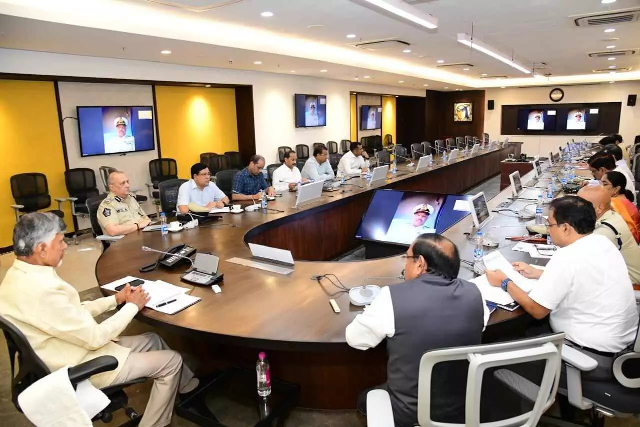 తీర ప్రాంతాల్లో మరింత అప్రమత్తంగా ఉండాలి తీర ప్రాంతాల్లో మరింత అప్రమత్తంగా ఉండాలి