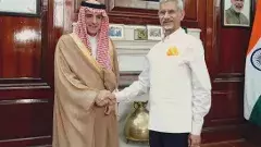 యుద్ధమేఘాలు కమ్ముకున్న వేళః దౌత్యానికి వచ్చిన సౌదీ మంత్రి