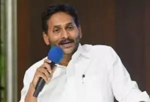 భేటీ తర్వాత బెంగుళూరుకు జగన్ భేటీ తర్వాత బెంగుళూరుకు జగన్