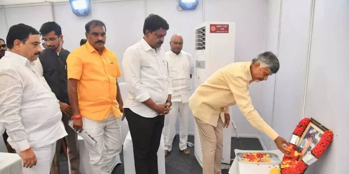 వీర జవాన్‌ మురళీ నాయక్‌కు చంద్రబాబు నివాళి