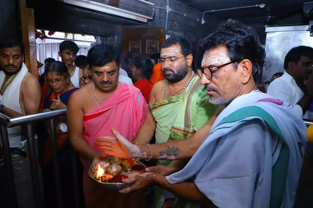తెలంగాణ దేవాలయాల్లో సైనికుల పేరిట ప్రత్యేక పూజలు తెలంగాణ దేవాలయాల్లో సైనికుల పేరిట ప్రత్యేక పూజలు