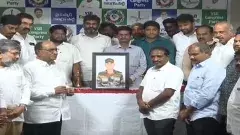వీర జవాన్‌ మురళీనాయక్‌కు వైసీపీ కార్యాలయంలో నివాళి