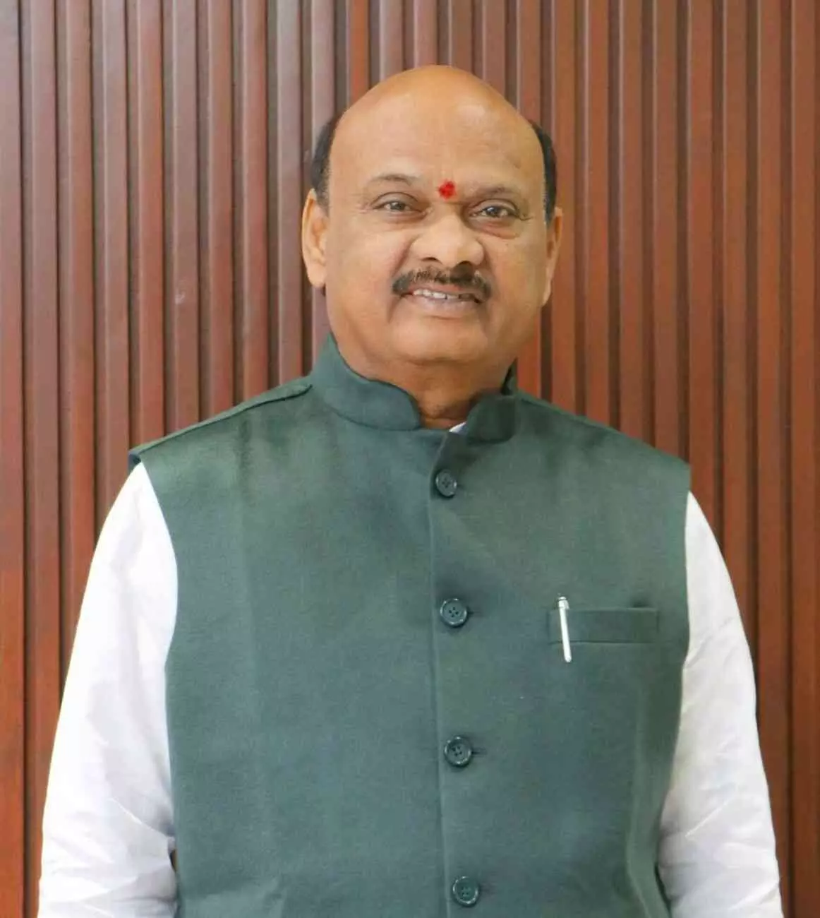 జాతీయ రక్షణ నిధికి స్పీకర్ అయ్యన్న విరాళం జాతీయ రక్షణ నిధికి స్పీకర్ అయ్యన్న విరాళం