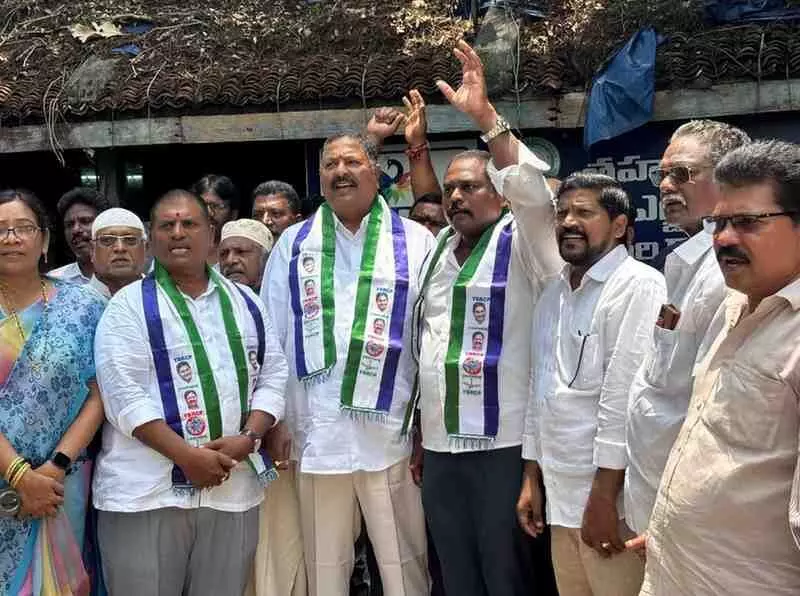 ధాన్యం కొనుగోలు చేయలేని స్థితిలో కూటమి ప్రభుత్వం ధాన్యం కొనుగోలు చేయలేని స్థితిలో కూటమి ప్రభుత్వం