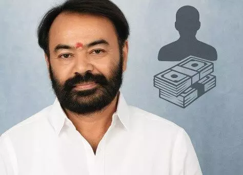 కడప మేయర్ కుర్చీని కాటేసిన అవినీతి, బంధు ప్రీతి! కడప మేయర్ కుర్చీని కాటేసిన అవినీతి, బంధు ప్రీతి!