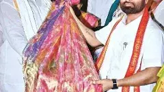 సిరిసిల్ల నేతన్నసూపర్ సృష్టి–దుర్గమ్మకు అగ్గిపెట్టెలో పట్టే పట్టుచీర