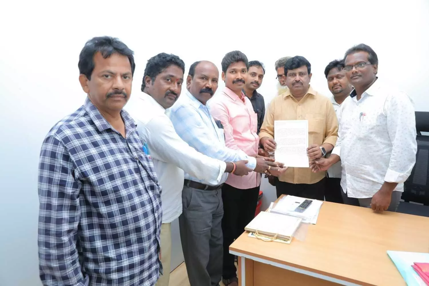 జనసేన పార్టీకి అనుబంధంగా టీచర్స్ యూనియన్ జనసేన పార్టీకి అనుబంధంగా టీచర్స్ యూనియన్