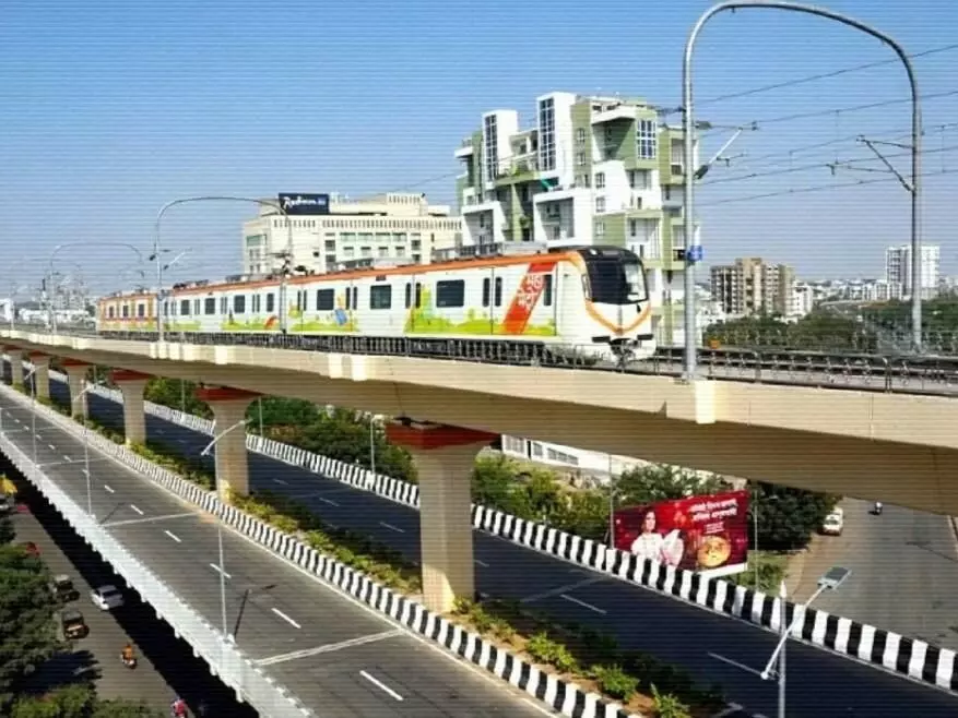 మెట్రో రైల్ ప్రాజెక్ట్స్ కోసం ఎంత అప్పు చేయనున్నారంటే... మెట్రో రైల్ ప్రాజెక్ట్స్ కోసం ఎంత అప్పు చేయనున్నారంటే...