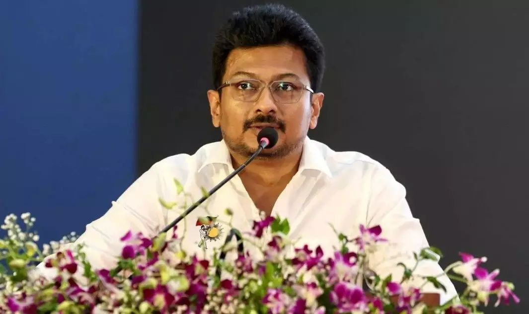 రతీష్ కు, ఉదయనిధికి, టాస్మాక్ కు ఉన్న సంబంధం ఏంటీ: అన్నాడీఎంకే రతీష్ కు, ఉదయనిధికి, టాస్మాక్ కు ఉన్న సంబంధం ఏంటీ: అన్నాడీఎంకే