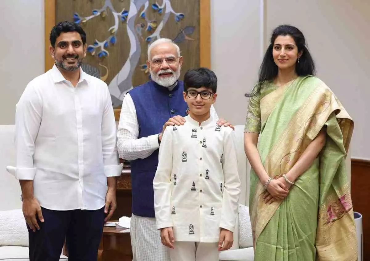 మోదీ మనసు దోచుకున్న మంత్రి లోకేష్ మోదీ మనసు దోచుకున్న మంత్రి లోకేష్