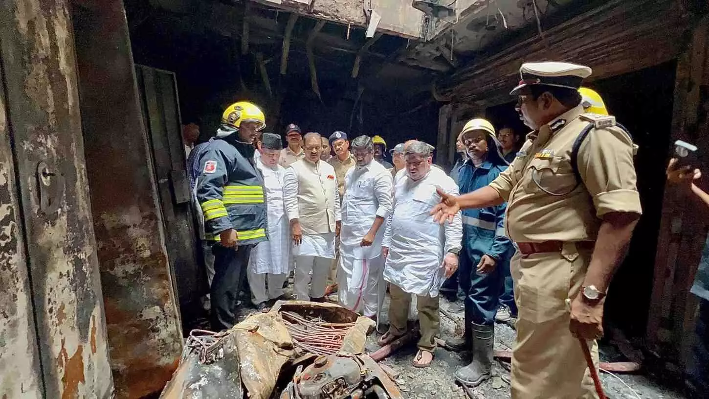 హైదరాబాద్ లో అగ్నిప్రమాదాలు జరగకుండా చర్యలు హైదరాబాద్ లో అగ్నిప్రమాదాలు జరగకుండా చర్యలు