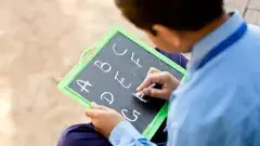 తల్లిదండ్రులను ఇబ్బంది పెడుతున్న ప్రైవేటు స్కూళ్ల యజమాన్యాలు..