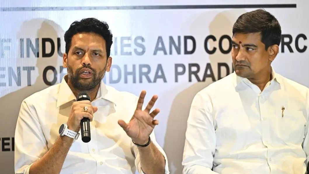 ఏపీలో చిన్న పరిశ్రమలకు పెద్ద దెబ్బ ఏపీలో చిన్న పరిశ్రమలకు పెద్ద దెబ్బ