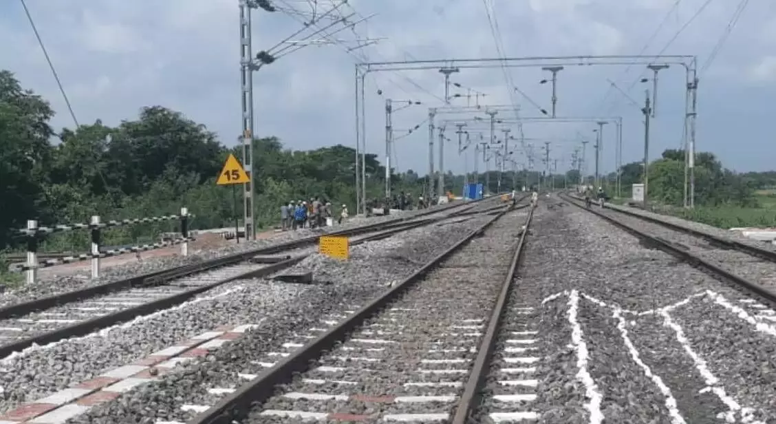తెలంగాణ రైల్వే పెండింగ్ ప్రాజెక్టులకు మోక్షమెప్పుడు ? తెలంగాణ రైల్వే పెండింగ్ ప్రాజెక్టులకు మోక్షమెప్పుడు ?