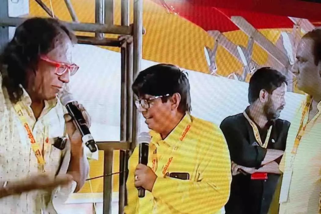 మహానాడులో జగన్పై కామెడీ స్కిట్ మహానాడులో జగన్పై కామెడీ స్కిట్