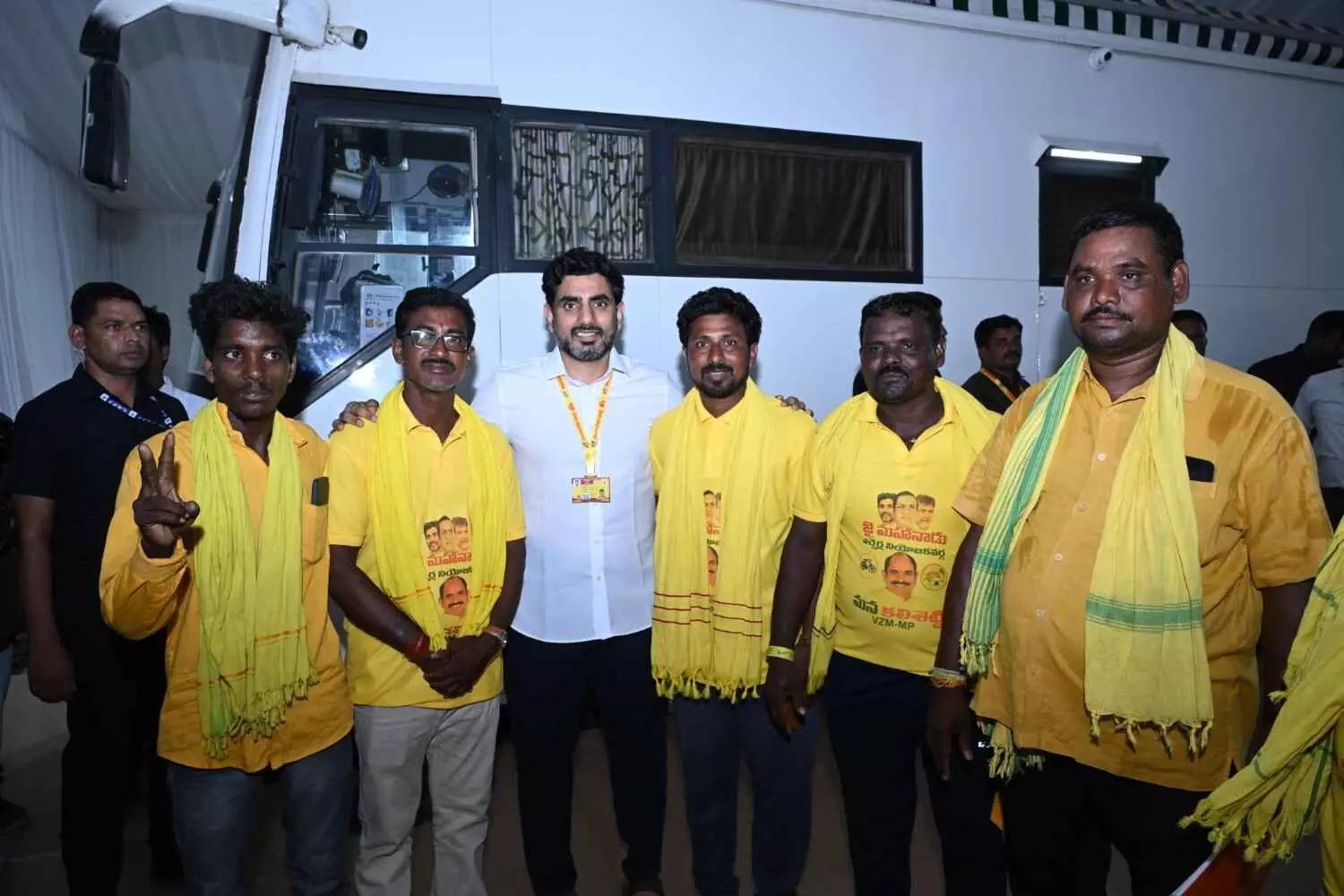 వైసిపి ఆపేసిన చోటు నుంచే సైకిల్ యాత్ర... వైసిపి ఆపేసిన చోటు నుంచే సైకిల్ యాత్ర...