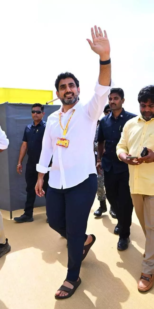 డీఎస్సీ అభ్యర్థులకు లోకేష్ శుభాకాంక్షలు డీఎస్సీ అభ్యర్థులకు లోకేష్ శుభాకాంక్షలు