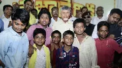 చెయ్యేరు చిన్నారులకు క్రికెట్ కిట్