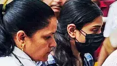 లా విద్యార్థిని శర్మిష్ఠ పనోలికి పొలిటీషియన్ల మద్దతు