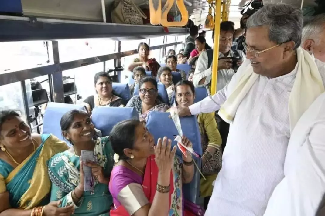 కర్ణాటకలో మహిళా సాధికారిత సాధిస్తున్నారా? కర్ణాటకలో మహిళా సాధికారిత సాధిస్తున్నారా?