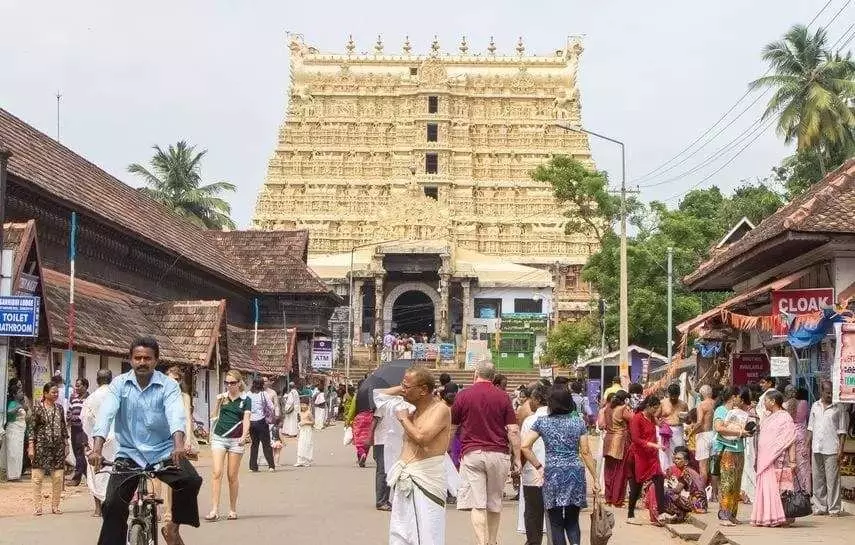 పద్మనాభుడికి మహా కుంభాభిషేకం