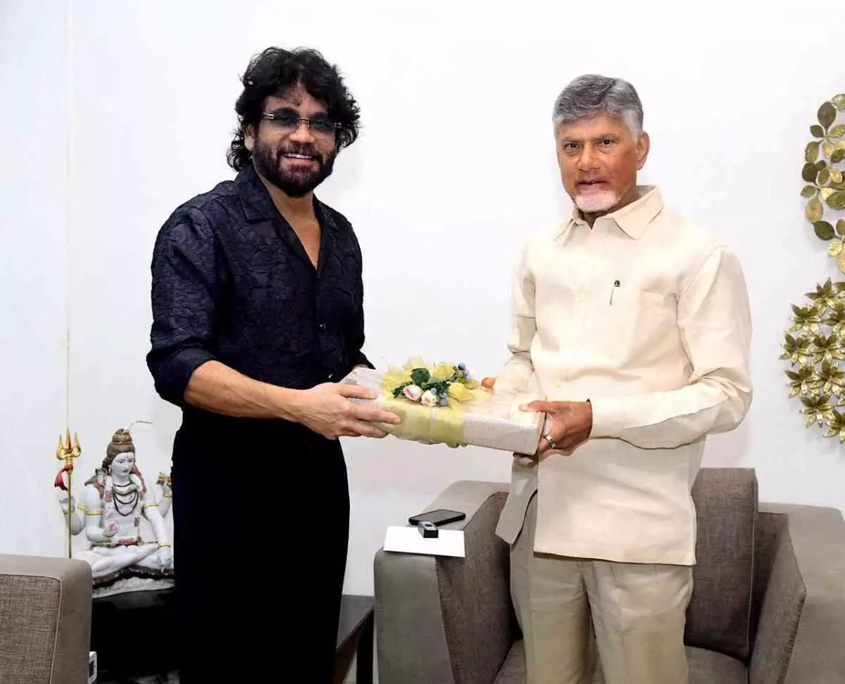 చంద్రబాబుకు నాగార్జున ఆహ్వానం చంద్రబాబుకు నాగార్జున ఆహ్వానం