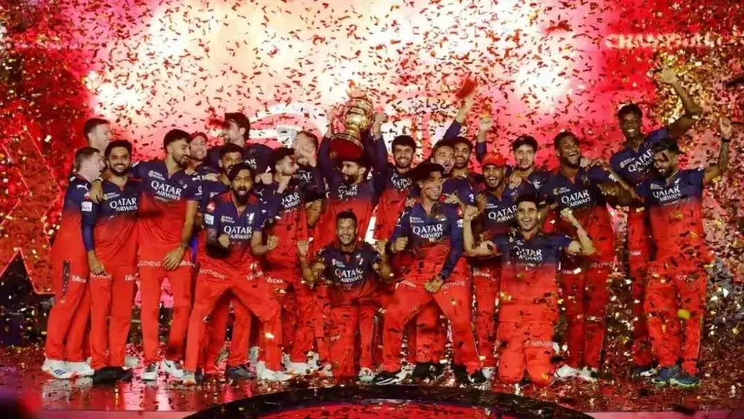 అభిమానులను ఆకర్షించిన ‘ఈ సాలా కప్ నమ్దే’ నినాదం అభిమానులను ఆకర్షించిన ‘ఈ సాలా కప్ నమ్దే’ నినాదం