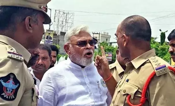 అంబటి మీద పోలీసు కేసు అంబటి మీద పోలీసు కేసు