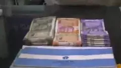 నెల్లూరు : చెత్త కుప్పలో నోట్ల కట్టలు