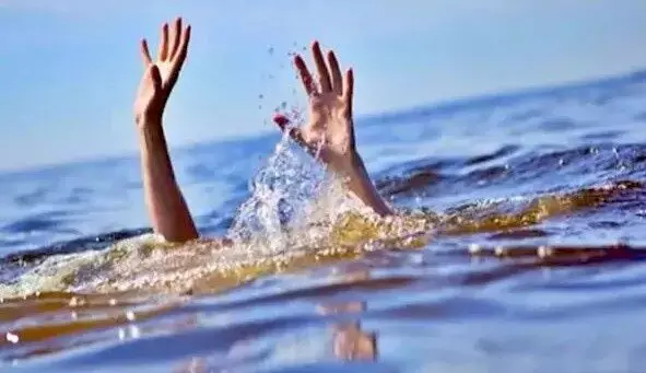 కొంప ముంచిన సరదా ఈత కొంప ముంచిన సరదా ఈత