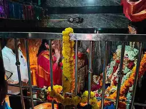 కుప్పకూలిన ఆళ్లగడ్డ ఎమ్మెల్యే.. నిలకడగా ఆరోగ్యం కుప్పకూలిన ఆళ్లగడ్డ ఎమ్మెల్యే.. నిలకడగా ఆరోగ్యం