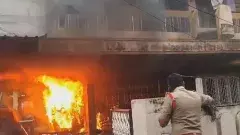 ఏలూరు సాక్షి కార్యాలయం ఫర్నీచర్ కు నిప్పు