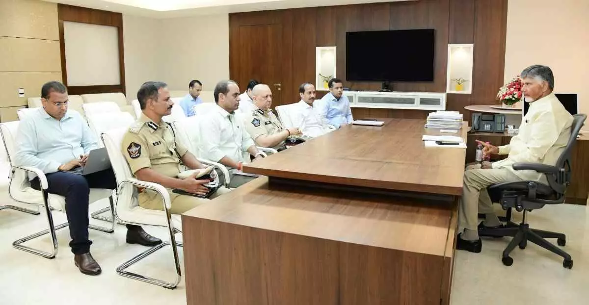 రైతుల పేరుతో లా అండ్‌ ఆర్డర్‌ సమస్య సృష్టిస్తారా