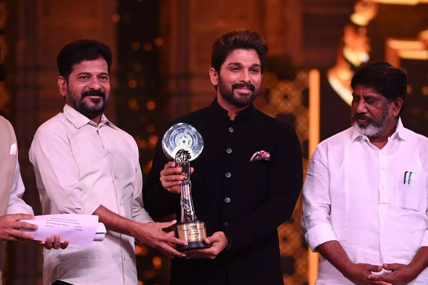 తెలంగాణ గద్దర్ ఫిలిం అవార్డుల ప్రదానం తెలంగాణ గద్దర్ ఫిలిం అవార్డుల ప్రదానం