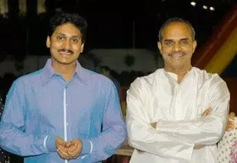 హ్యాపీ ఫాదర్స్డే నాన్నా..జగన్ ఎమోషనల్ ట్వీట్ హ్యాపీ ఫాదర్స్డే నాన్నా..జగన్ ఎమోషనల్ ట్వీట్