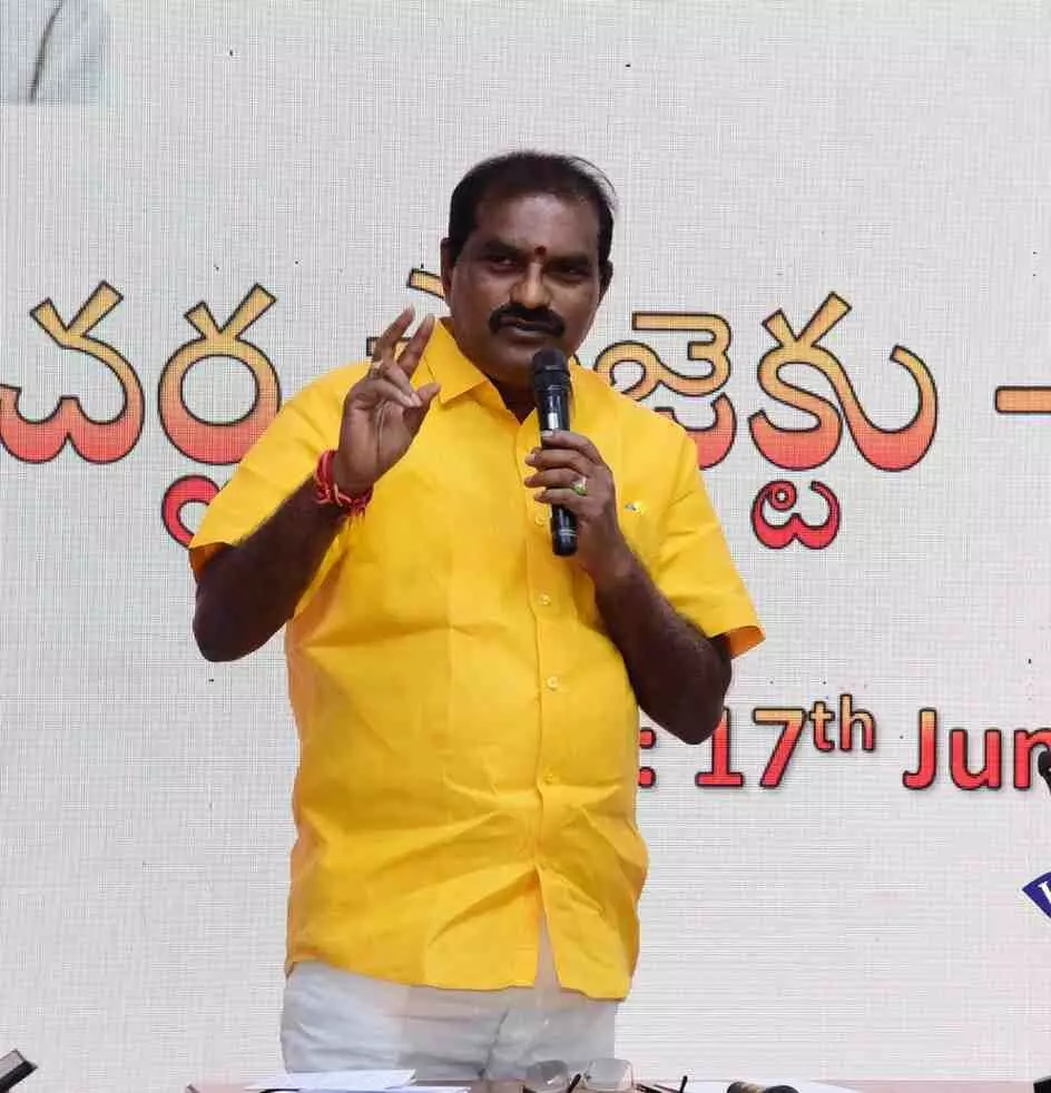 3వేల టీఎంసీల గోదావరి నీరు సముద్రంలో కలుస్తోంది 3వేల టీఎంసీల గోదావరి నీరు సముద్రంలో కలుస్తోంది