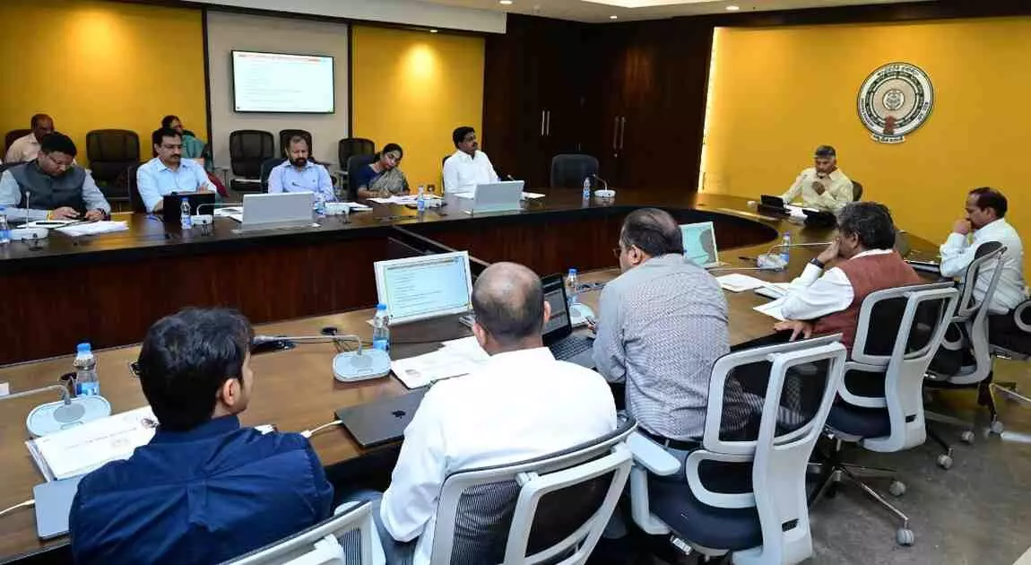 పన్నుల వసూళ్లలో వేధింపులు వద్దు పన్నుల వసూళ్లలో వేధింపులు వద్దు