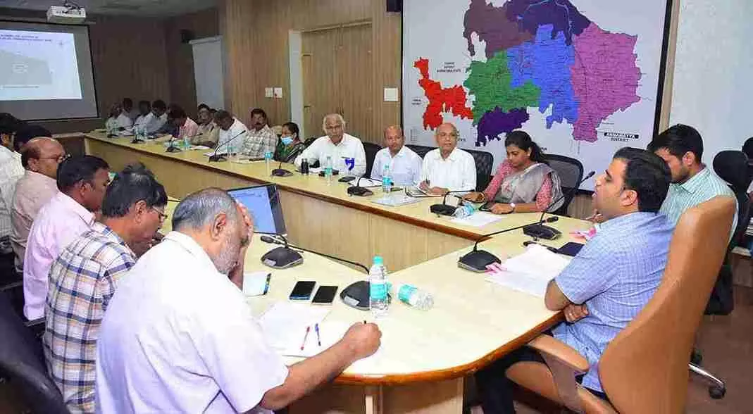 సత్యసాయి ట్రస్ట్ సభ్యులు, జిల్లా అధికారులతో సమవేశమైన శ్రీసత్యసాయి కలెక్టర్ టిఎస్. చేతన్ సత్యసాయి ట్రస్ట్ సభ్యులు, జిల్లా అధికారులతో సమవేశమైన శ్రీసత్యసాయి కలెక్టర్ టిఎస్. చేతన్