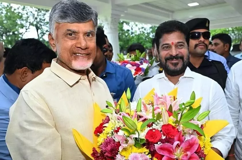 నదుల నీటి వాడకంపై తెలంగాణ సీఎంను చంద్రబాబు ఒప్పిస్తారా? నదుల నీటి వాడకంపై తెలంగాణ సీఎంను చంద్రబాబు ఒప్పిస్తారా?