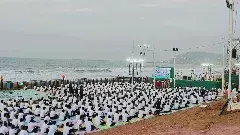 విశాఖ ఆర్ కె బీచ్ లో  యోగ సందడి  (ఫోటో గ్యాలరీ)