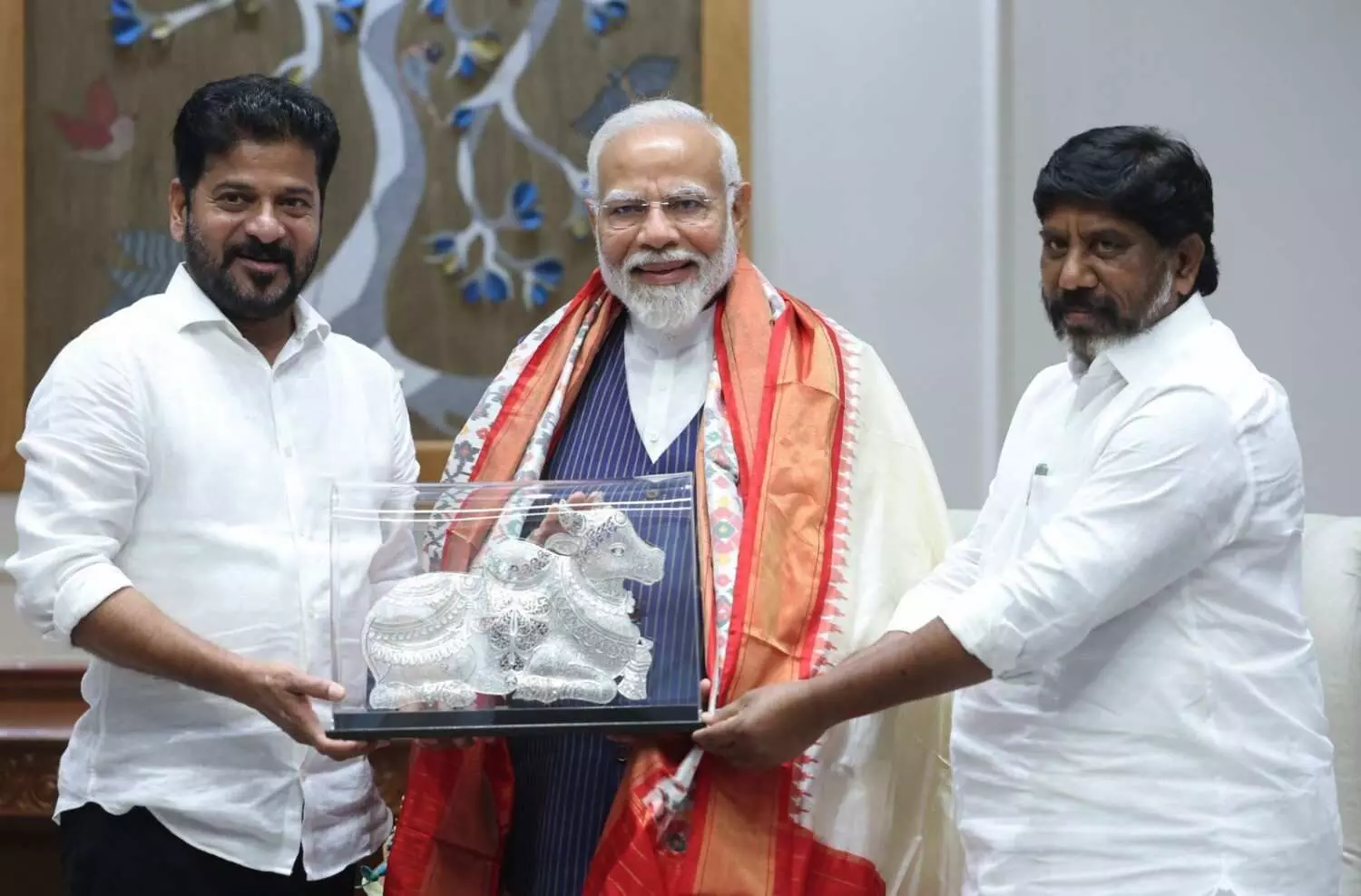 తెలంగాణపై కేంద్రం వివక్ష, పెండింగులోనే 57 ప్రాజెక్టులు