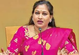 కారు కింద కార్యకర్త పడినా జగన్ గుర్తించకపోవడం దారుణం కారు కింద కార్యకర్త పడినా జగన్ గుర్తించకపోవడం దారుణం