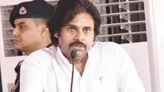 తల్లికి స్వల్ప అస్వస్థత- హైదరాబాద్ కు పవన్