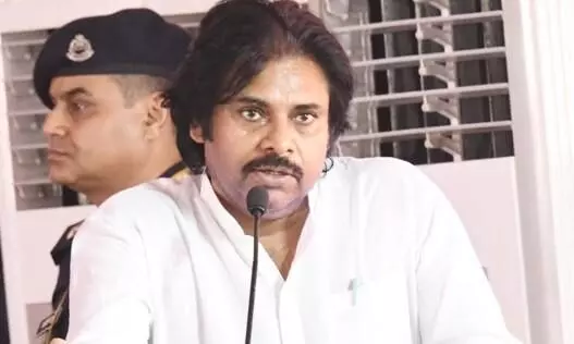 తల్లికి స్వల్ప అస్వస్థత- హైదరాబాద్ కు పవన్ తల్లికి స్వల్ప అస్వస్థత- హైదరాబాద్ కు పవన్